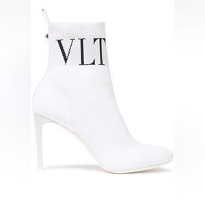 Valentino Garavani VLTN Modern White Sock Boots size 9 NEW